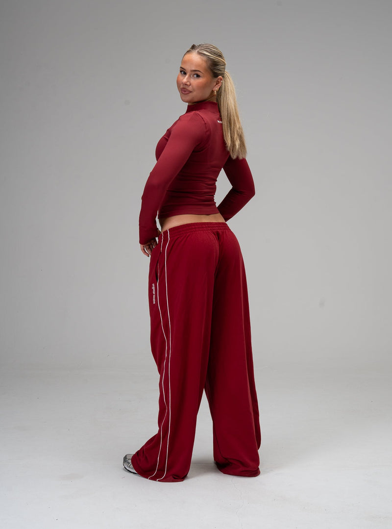 Studio Wide Leg Piped Sweatpant