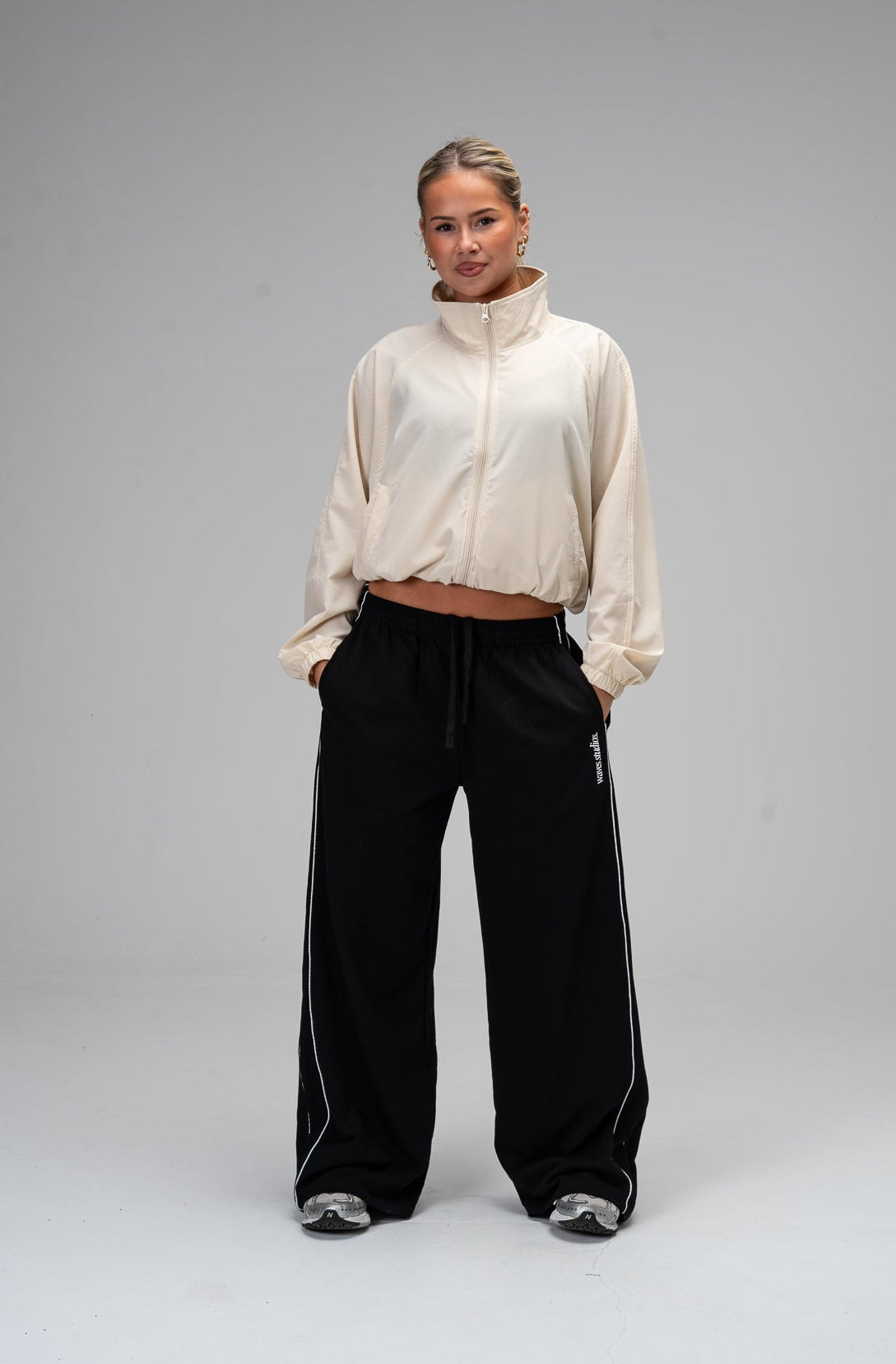 Studio Wide Leg Piped Sweatpant