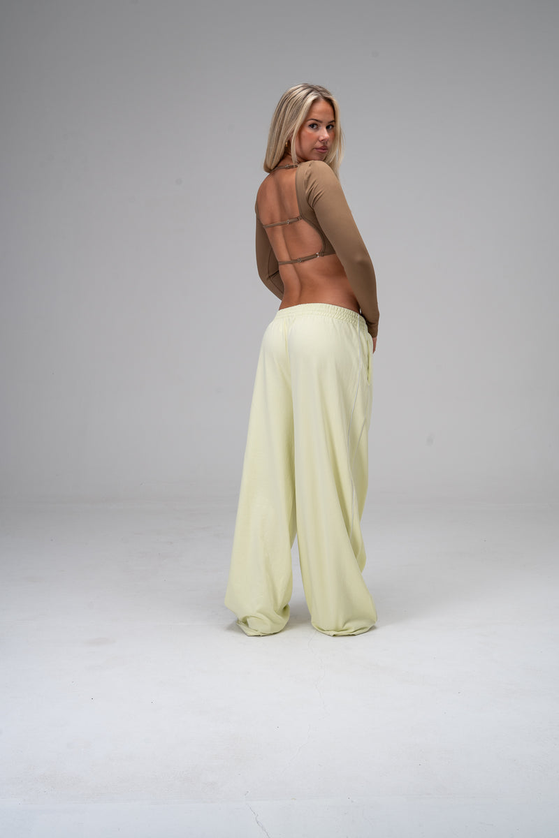 Studio Wide Leg Piped Sweatpant