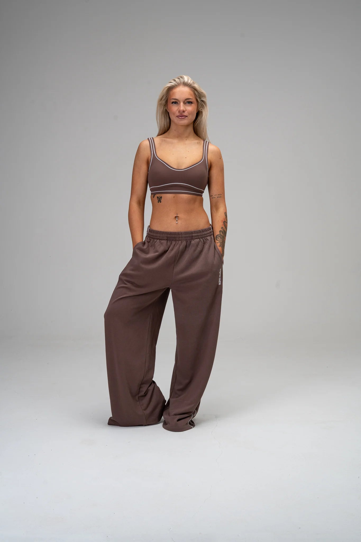 Studio Wide Leg Piped Sweatpant